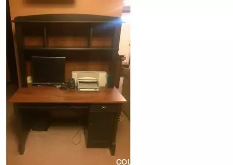 Computer desk