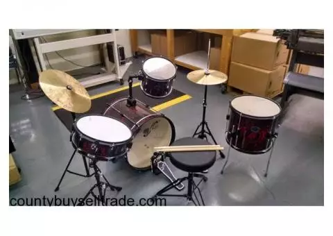 First Act Designer Drum Set