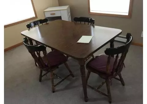 Dining table & chairs