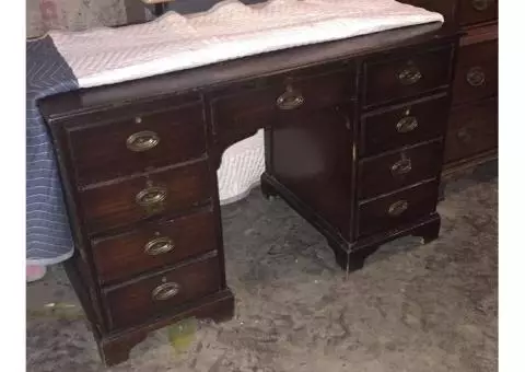 ANTIQUE DESK