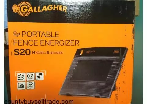 NEW SOLAR Gallagher Fence Charger S17