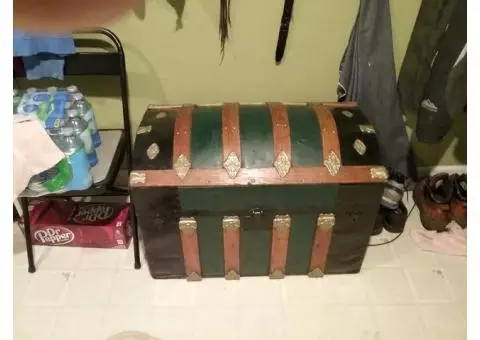 Vintage hump-backtrunk