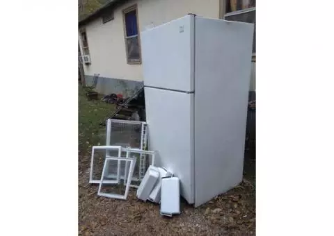 refrigerator with ice maker