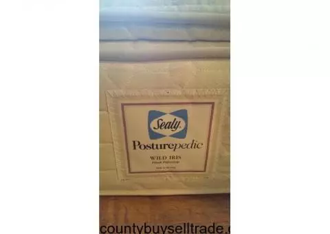 Sealy Posterpedic Queen Mattress