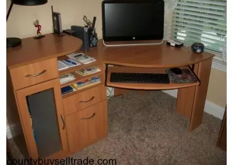 Computer desk