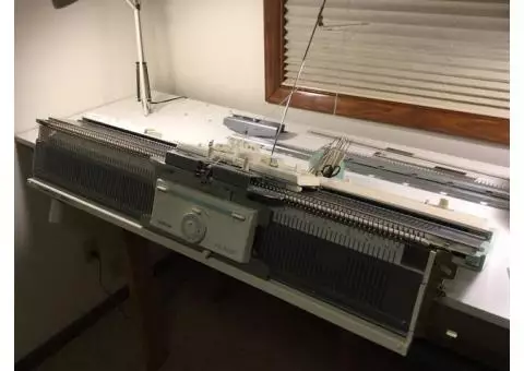 For sale: Knitting machine, KnitKing Linking Machine and Yarn