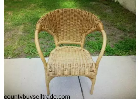 Toddler / kids wicker chair