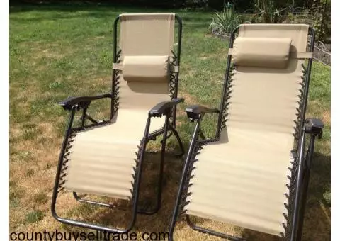 2 reclining lawn/patio outside chairs