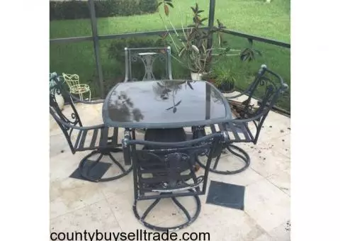 Patio Table and 4 chairs