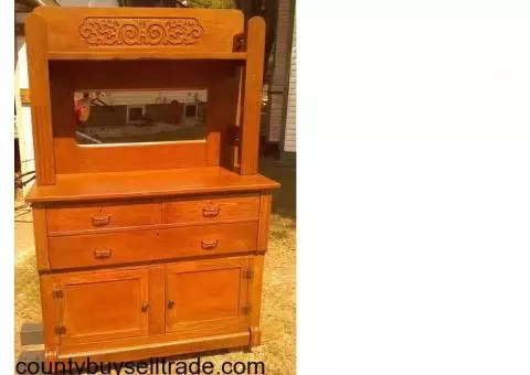 Red Oak Dining Room Buffet With Mirror