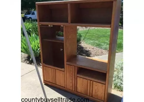 Entertainment center cabinet