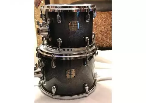 YAMAHA MAPLE CUSTOM ABSOLUTE DRUM SET