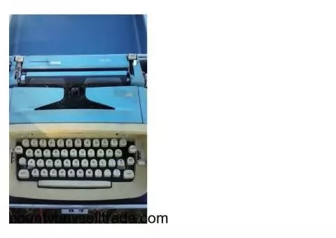 old royal type writer