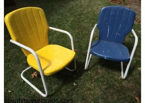 Metal lawn chairs