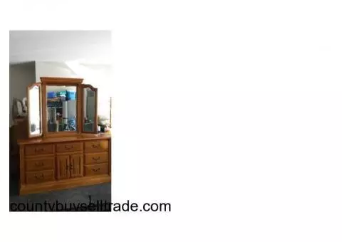 Dresser with mirror - American Drew oak