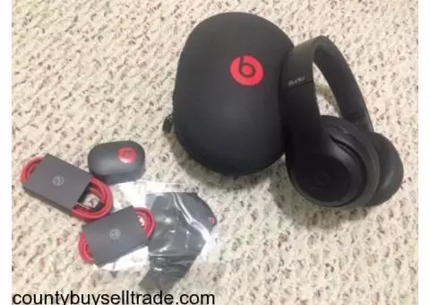 Beats by Dre Studio Wireless 2.0 headphones