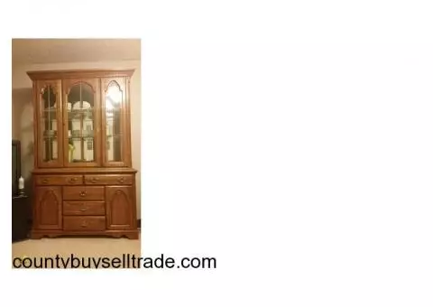 Broyhill China cabinet