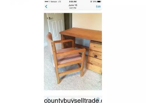 This End Up desk and chair