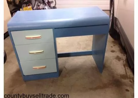 Children's desk