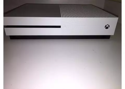 XBOX ONE S 500 gb