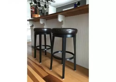 Sectional sofa and bar stools