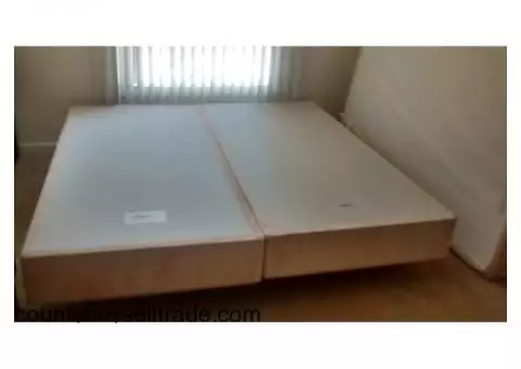 LIKE NEW King size Temper-Pedic Bed w/ Box supports