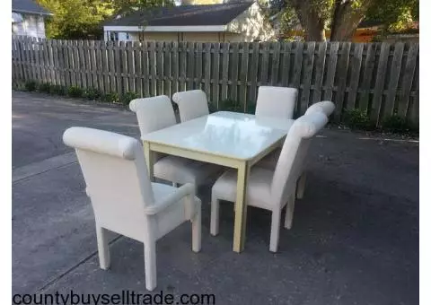 kitchen table and 6 chairs