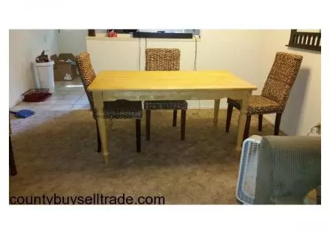 kitchen table and 4 chairs