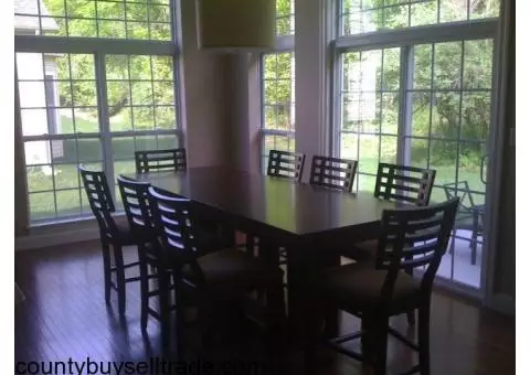 KITCHEN/DINING ROOM TABLE JUST IN TIME FOR HOLIDAY DINNER