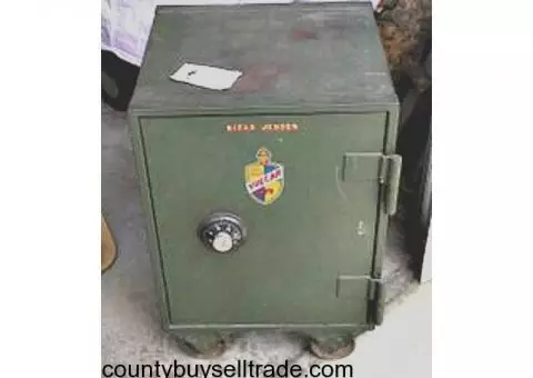 1950's Vintage Vulcan Safe