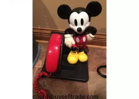 2 Mickey Mouse telephones