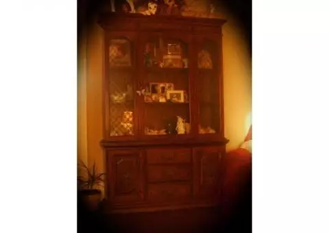 China Cabinet Hutch