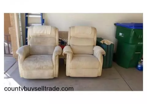 2 Matching Beige  Lazyboy Rocker / Recliners