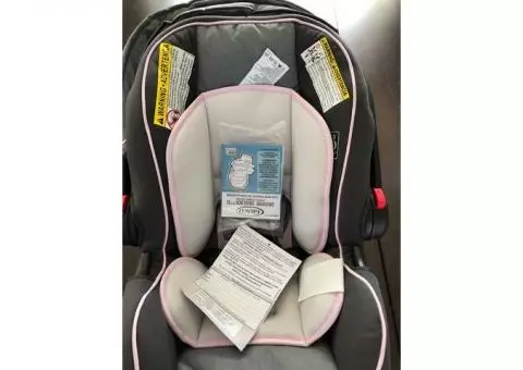 Brand New Graco SnugRide Snuglock 35