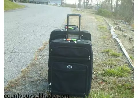 Curb Alert Luggage (High Bridge)