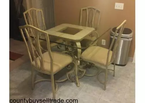 Glass Dining Table 44" square + 4 matching chairs set need gone ASAP