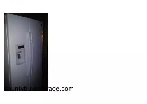 GE SIDE BY SIDE REFRIGERATOR