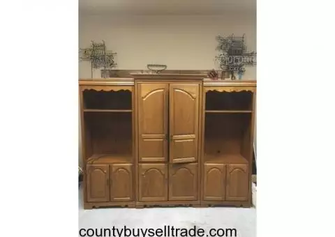 Large 3 piece Oak Entertianment Center