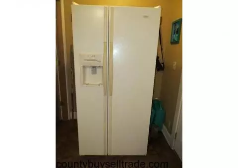 MAYTAG WHITE SIDE BY SIDE REFRIGERATOR/FREEZER in excellent condition - $175