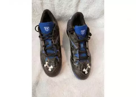 Baseball cleats