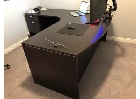 Executive Style office desk