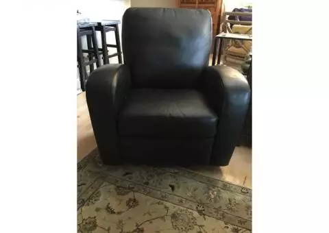 Sleek, Low-profile Black Leather Recliner