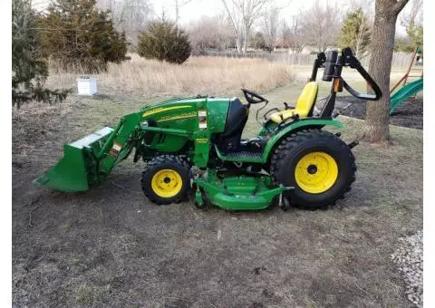 John Deere 2520