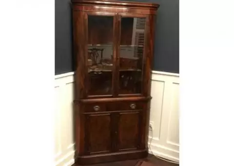 Twin antique 1940 Mahogany corner cabinets