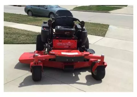 Lawnmower Gravely zero turn