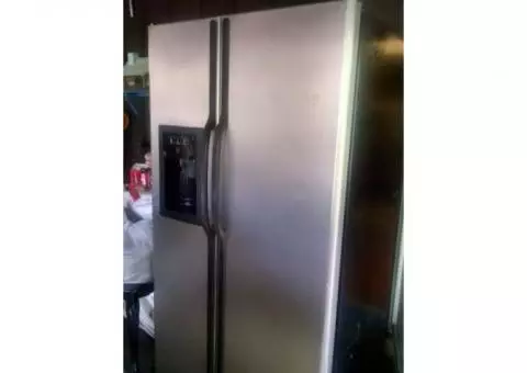 GE side by side refrigerator