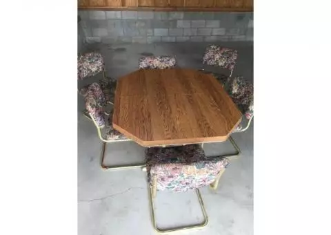 Table & 6 Chairs