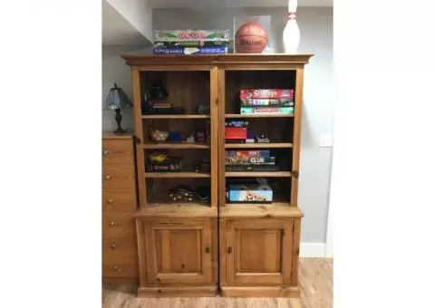 Oak Bookcase / Cabinet