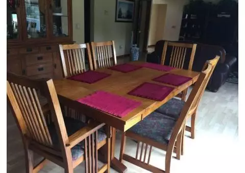 Dining room table