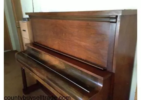 Antique piano